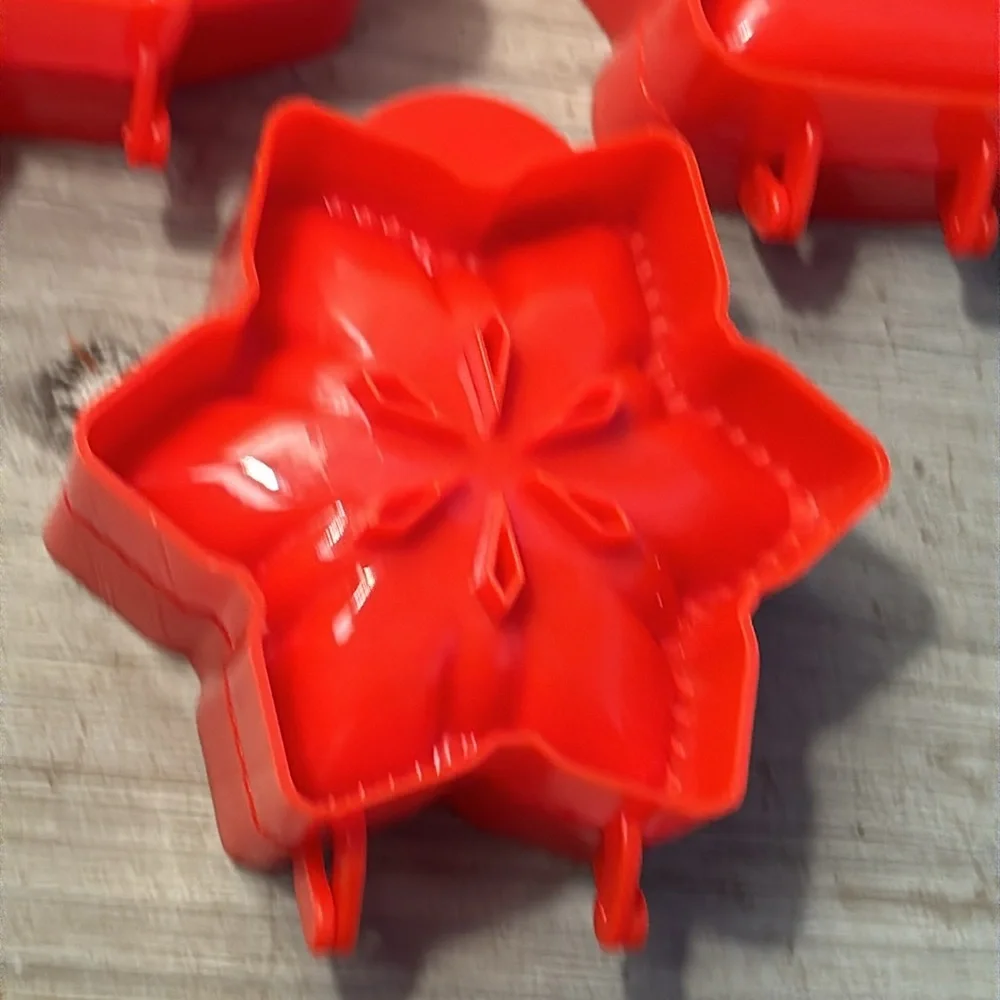 NEW Set of 3 Christmas Dough Pressers